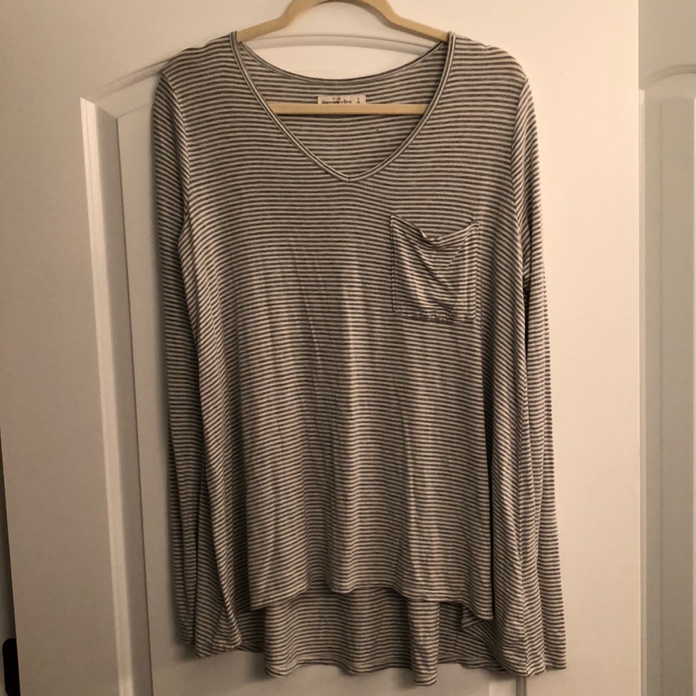 Striped Abercrombie & Fitch V-neck tunic